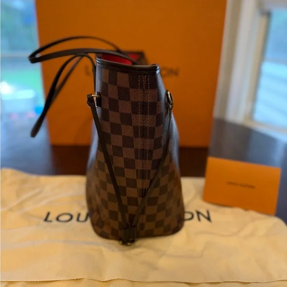 Louis Vuitton Neverfull MM - Picture 3 of 12